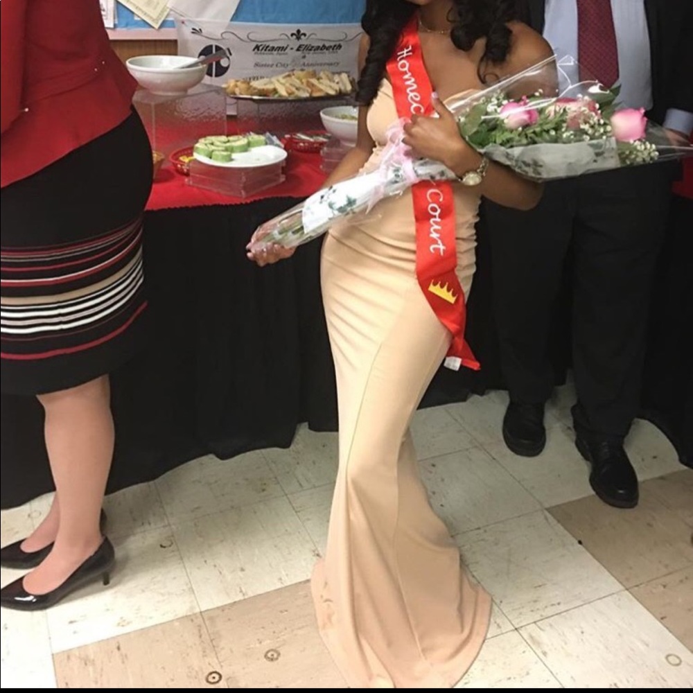 Selling dress